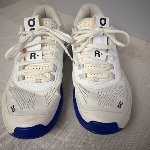 On cloud  women size 7.5